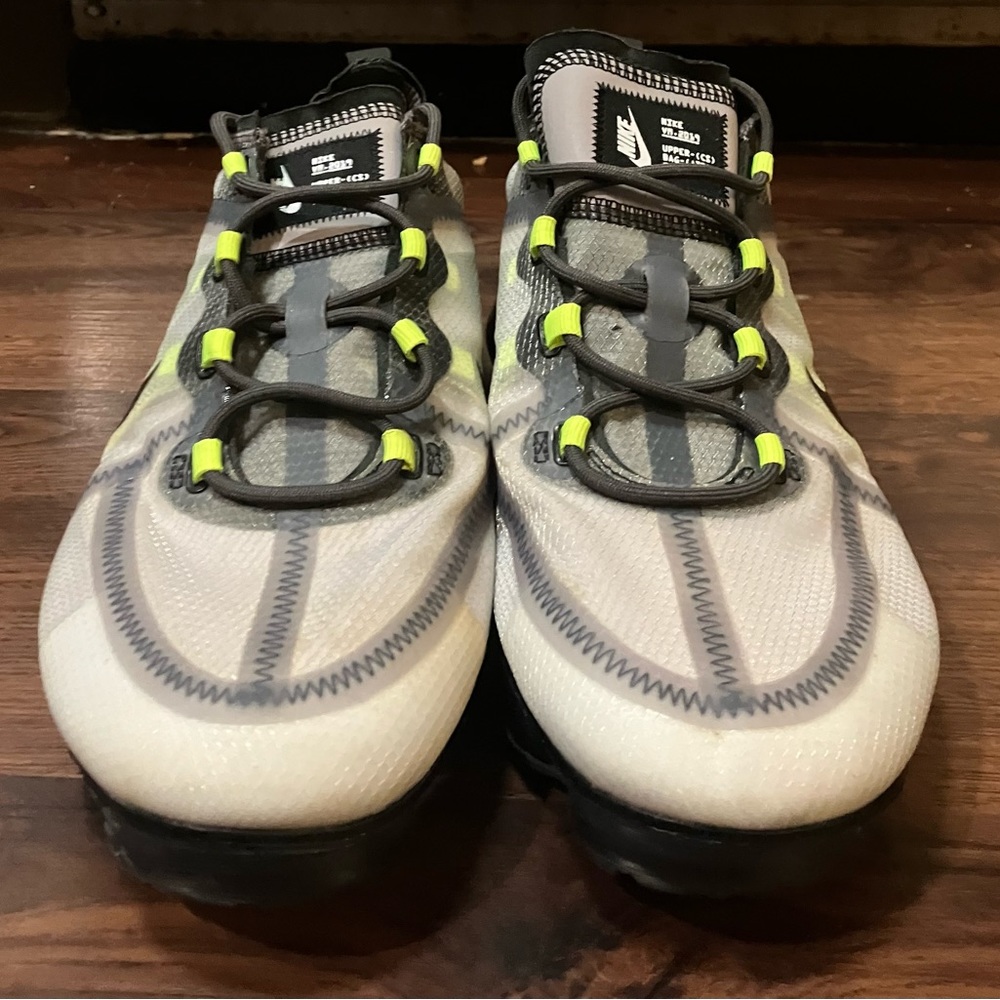 Men’s Nike Vapormax tennis shoes